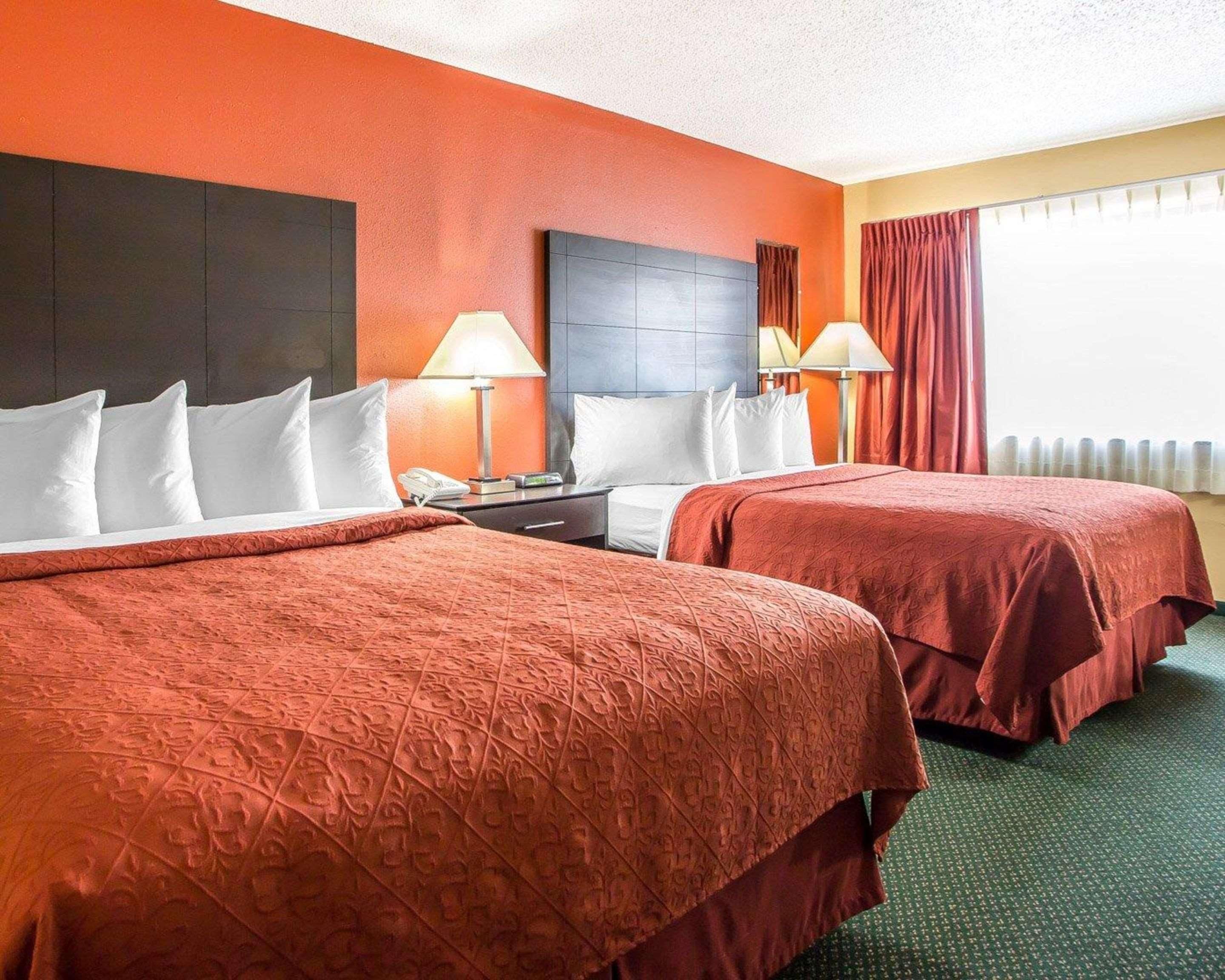 Quality Inn Morton At I-74 Buitenkant foto